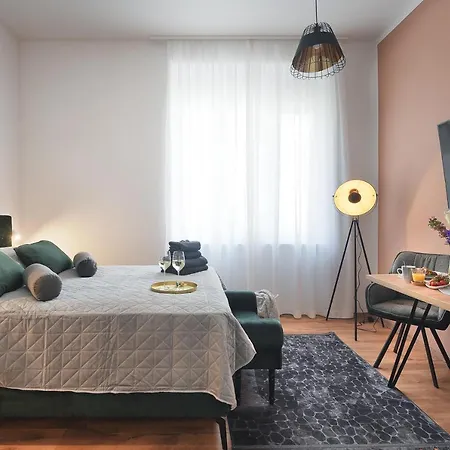 Emi Luxury Lägenhetshotell