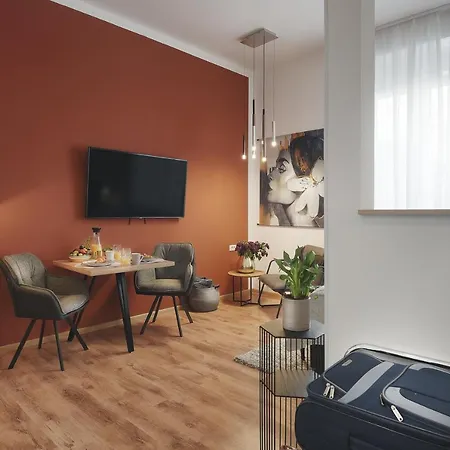 Aparthotel Emi Luxury 4*