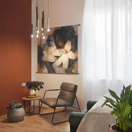 Emi Luxury Lägenhetshotell Pula