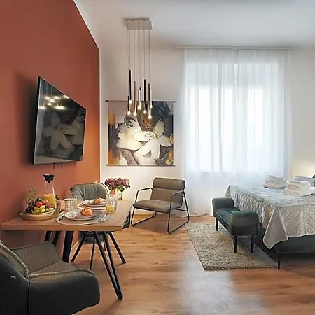 Aparthotel Emi Luxury