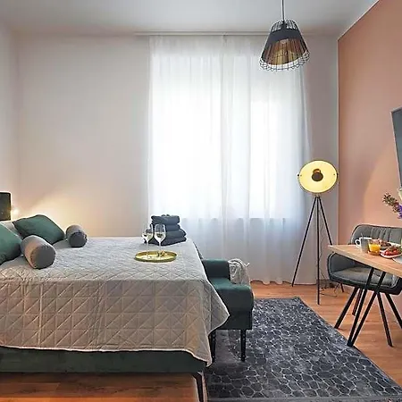 Emi Luxury Aparthotel