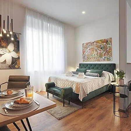 Emi Luxury Aparthotel