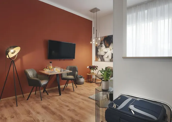 Aparthotel Emi Luxury 4*