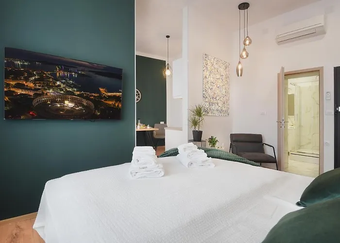 Aparthotel Emi Luxury