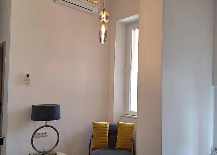 Emi Luxury Aparthotel