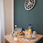 Emi Luxury Hotel apartamentowy 4*