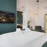Hotel apartamentowy Emi Luxury